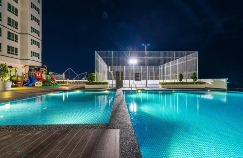 Malacca City Condo | SaltWater Infinity Pool 8pax 2R2B AmberCove Impression City, Near Jonker & Hospt