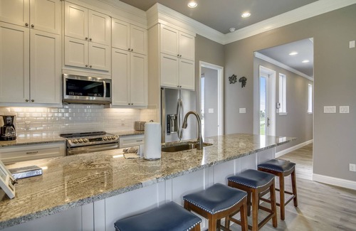 Indian Beach House | Salty Blue Mermaid | Newly Built, Fireplace!