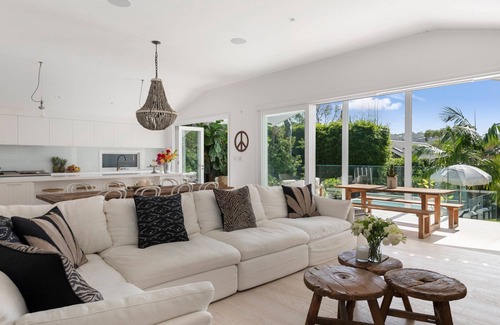 Newport House | SALTY DAZE by Palm Beach Holiday Rentals