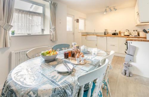 Charlestown House | Salty Dog - Charlestown