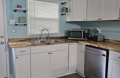 Tranquil Harbour House | "Salty Dogs: Your Dog-Friendly Haven for Coastal Getaways!"