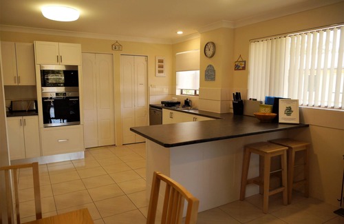 Hawks Nest Apartment | Salty Kisses Beach Apartment