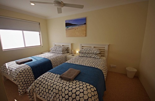 Hawks Nest Apartment | Salty Kisses Beach Apartment