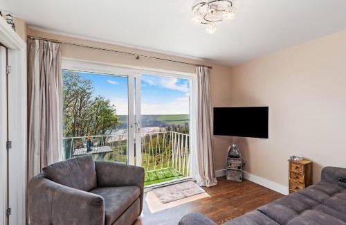 Pembroke Apartment | Salty Kisses - Sea Front Aparment