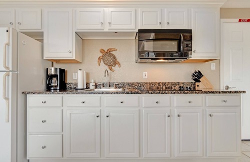 Flagler Beach Condo | Salty Kisses Seaside Condo just steps to the beach and fishing pier
