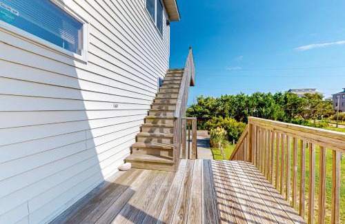 Frisco House | Salty Paws