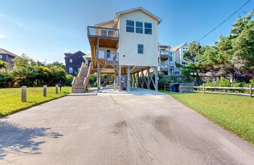 Frisco House | Salty Paws