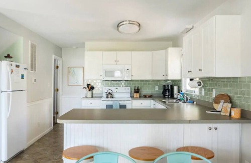 Nags Head House | Salty Paws-Walk to beach/Fenced Yard/Pet Friendly