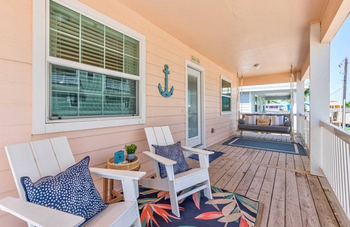 Port Aransas House | Salty Peach, Pool, Shuffleboard, Porch Swing