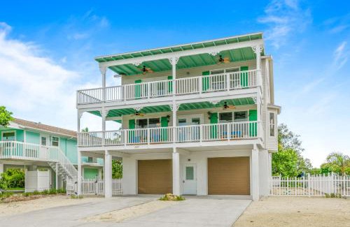 Anna Maria House | Salty Pirate - NEW Luxury Canal Front Home wWater View PoolSpa Bikes Kayaks Toys