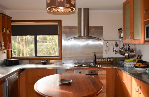 Penneshaw House | Salty Sea-birds Loft Spectacular Views