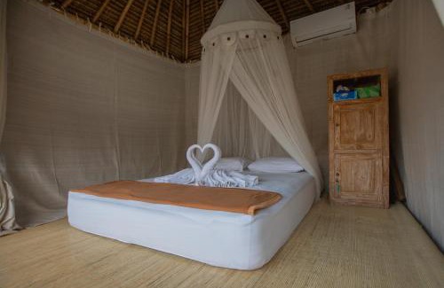 Batu Bolong House | Salty Shakas Bamboo Stay Canggu