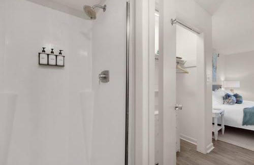 Miramar Beach Apartment | *Salty Siesta* Cozy 3BR-Walk to Beach-Pools-Golf!