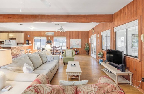 Grayton Beach House | Salty Sisters - Dog Friendly, Historic Grayton Beach Home, Close To Beaches!