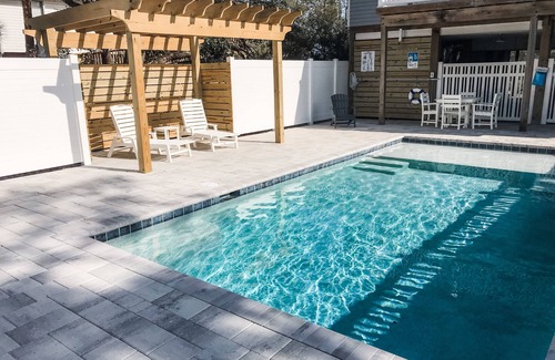 East End House | *Salty Sol*-Heated Pool, Golf Cart available to rent, short walk to the beach!🏝