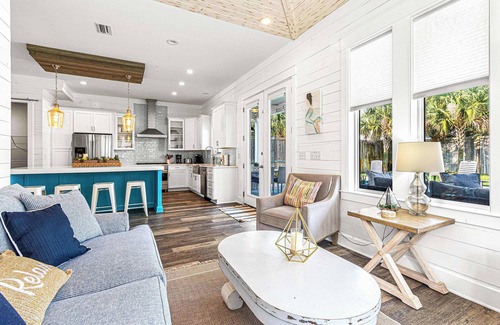 Crystal Beach House | Salty Stingray - Crystal Beach, Heated Private Pool, Walk to Beach!