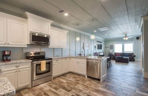 Port Bolivar House | Salty Suites Cottage 1~Beachfront! Opt Beach Cart!