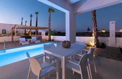 Petaloudes Villa | Salty Sun Luxury Villa 4