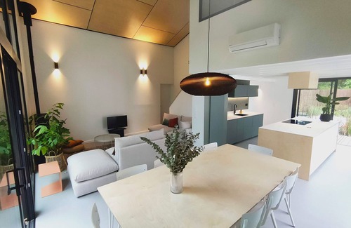 Soustons Villa | Salty Woods Lodge 6 bedrooms & 6 bathrooms Walking distance from beach 12p
