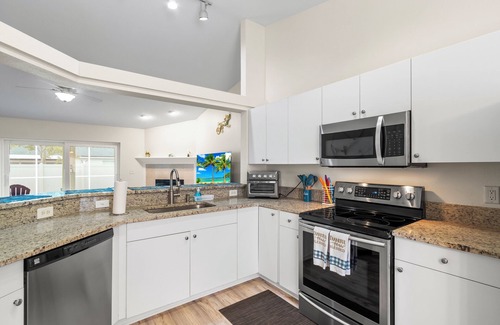 Clearwater House | SaltyLux16 Heated Saltwater Pool/Near Beach/Island