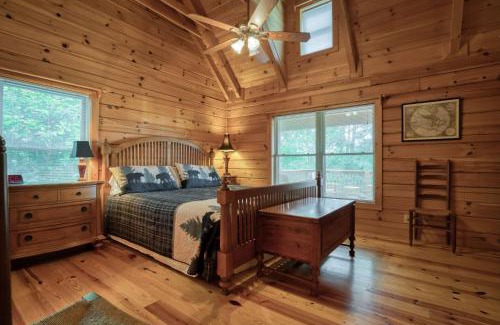 Lynn House | Saluda Cabin Home Amazing Mountain Views Pets Ok