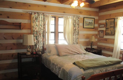 Saluda Cabin | Saluda Cabin with Hot Tub, Year Round Views and Wifi Internet and Direct TV!