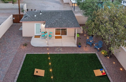 Sam Hughes Apartment | Sam Hughes Bungalows - B - Walkable to the University of Arizona, Large Backyard