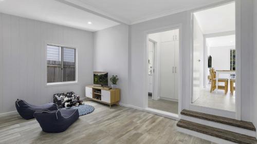 Woy Woy Bay House | Sam's Shack Waterfront Woy Woy Bay