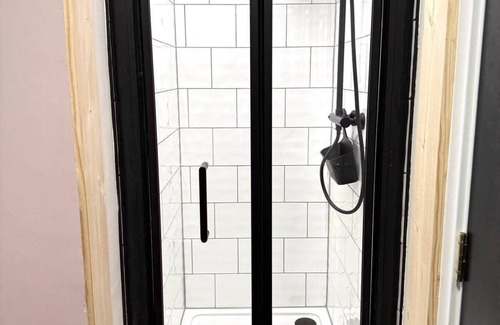 Spitalfields Apartment | Samantha | En-suite double room Near Liverpool Street