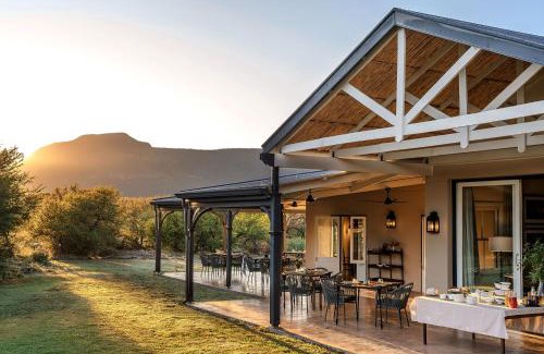Blue Crane Route Cabin | Samara Karoo Reserve