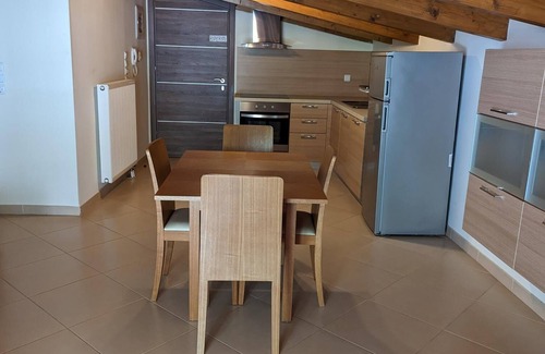 Kamena Vourla Apartment | Samaras Apartments - Mountain View Attic
