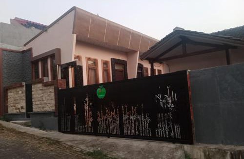 Beji House | Samawa Homestay syariah Batu