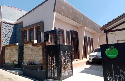 Beji House | Samawa Homestay syariah Batu