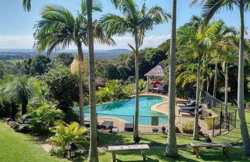 McLeods Shoot House | Samkara Byron - Hinterland property with stunning ocean and light house views.