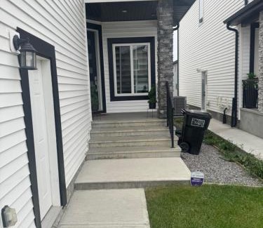 Northeast Edmonton Apartment | Sammy Place