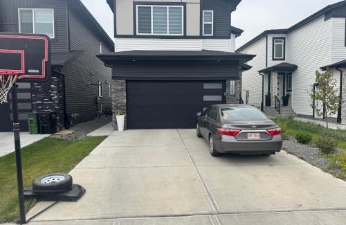 Northeast Edmonton Apartment | Sammy Place