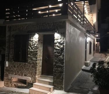 Karlovassi House | SAMOS MARIAs' STONE HOUSE 1