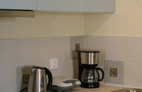 Ormos Koumeikon Apartment | Samos Seaside Nest – Mandilada, Shared Pool