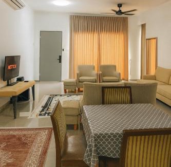 Kajang House | Sampoisgt Villa Homestay - Near Bangi Avenue, BACC, UKM, GMI, EVO, Bangi Gateway, KIPMall