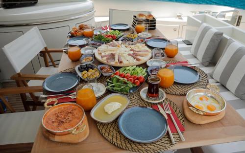 Bebek Boat Rental | Samtek