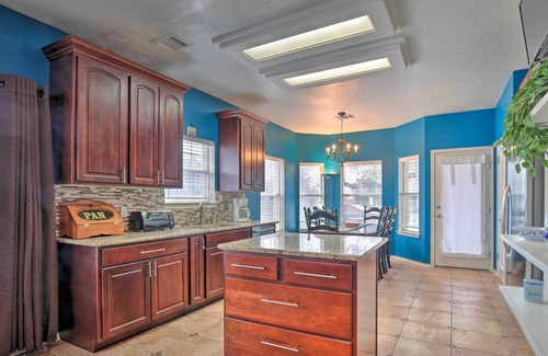 Oak Creek House | San Antonio Home w/Pool & Hot Tub Near SeaWorld!