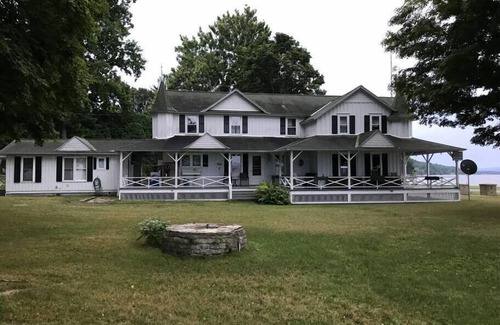 Valois House | San Felice, a historic villa on Seneca Lake