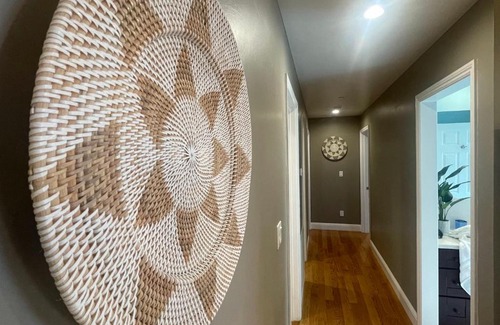 Daly City Apartment | San Francisco 3BR3BA w free parking near airport