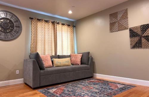 Daly City Apartment | San Francisco 3BR3BA w free parking near airport
