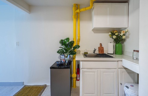 Crocker-Amazon Apartment | San Francisco Apartment ~ 5 Mi to Downtown!