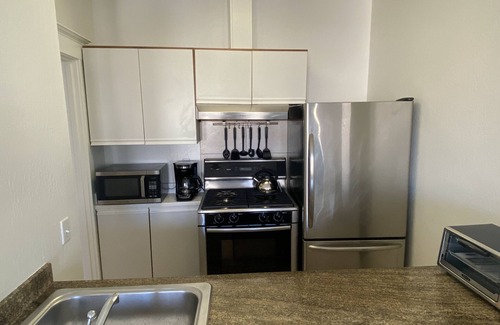 Cow Hollow Condo | San Francisco Condo with Golden Gate Bridge View. 30-day minimum.