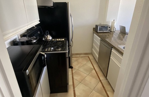 Cow Hollow Condo | San Francisco Condo with Golden Gate Bridge View. 30-day minimum.