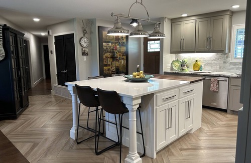 Georgetown House | SAN GABRIEL RIVER Retreat WATERFRONT Panoramic View, PRIVATE POOL, Pet Friendly!
