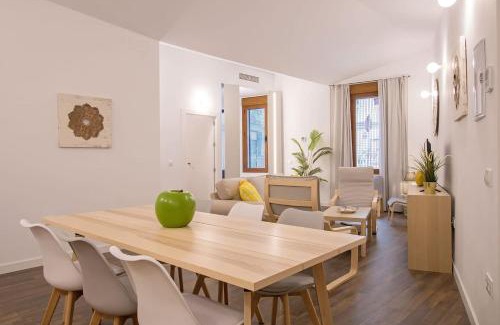 Alfalfa Apartment | San Isidoro Cathedral Oasis by Valcambre