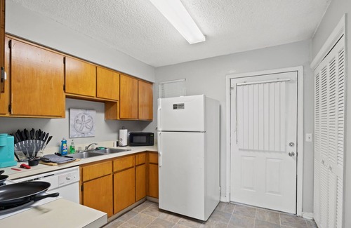 Southside Apartment | San Jose Forest 2/2, W/D, Long-Term, Central
